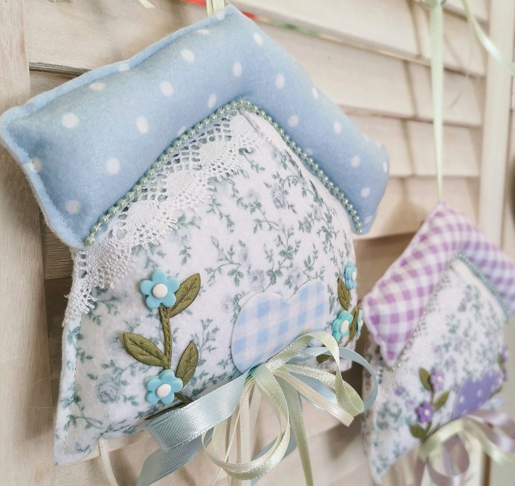 Casette primavera in pannolenci e fiori